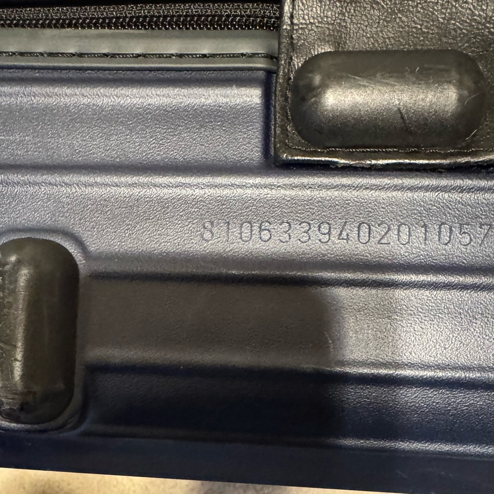 Authentic RIMOWA Navy Blue SALSA Rolling Suitcase - Picture 12 of 12